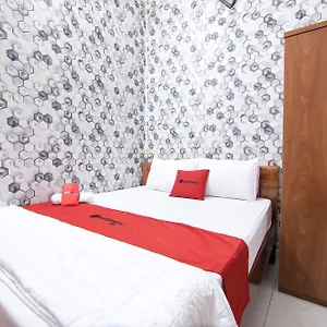 Hotel Reddoorz Near Tan Son Nhat Airport 3